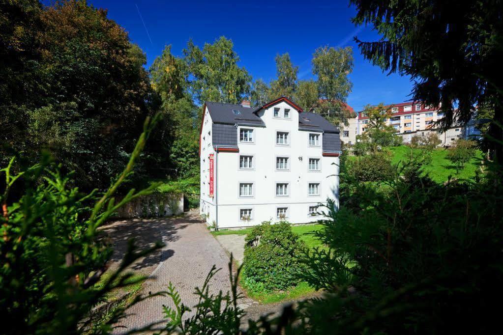 Pytloun Penzion Zeleny Haj Liberec Kültér fotó